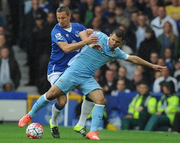 Con Agüero y sin Otamendi