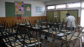 ya van ocho dias sin clases en provincia por el paro docente ya van ocho dias sin clases en provincia por el paro docente
