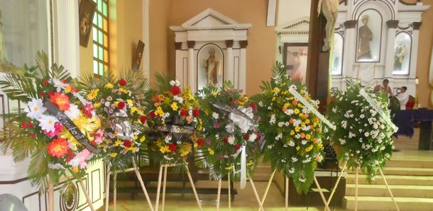 La inicicativa se resume bajo el lema: En lugar de flores