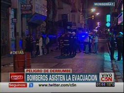 Evacúan edificio en Monserrat por peligro de derrumbe