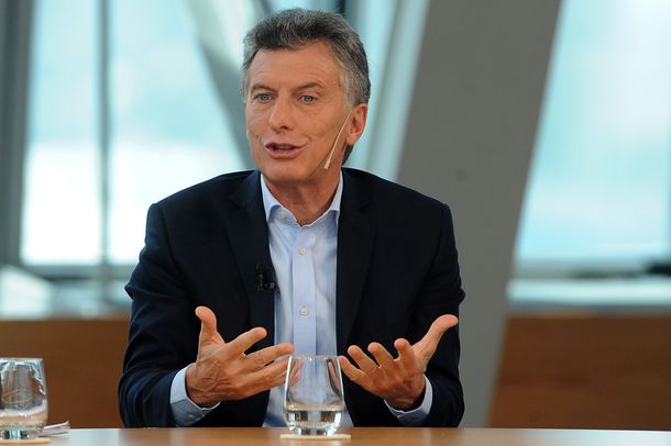 Macri: Me encontré con un auto sin motor, con las gomas gastadas