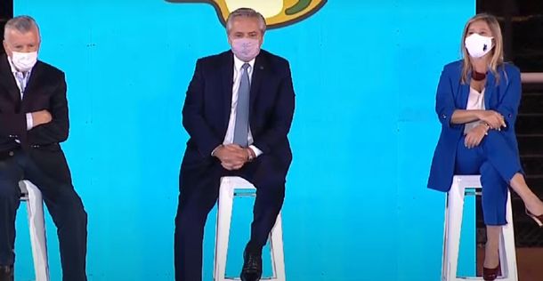 Alberto Fernández: Estamos vacunando a los argentinos mientras otros se levantan de la cama y hacen Zoom