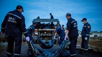 indignacion de los familiares del vuelo mh17 por el tratamiento de los cuerpos indignacion de los familiares del vuelo mh17 por el tratamiento de los cuerpos