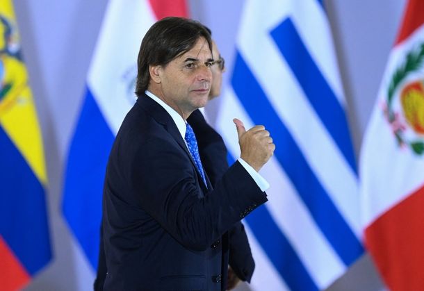 El presidente Luis Lacalle Pou cuenta con la valoración de casi la mitad de los uruguayos.