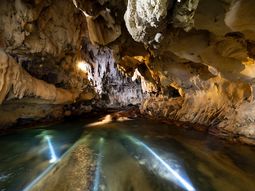 Descubren en Yucatán, Quintana Roo, el río subterráneo más grande del mundo en el 2007. Descubren en Yucatán, Quintana Roo, el río subterráneo más grande del mundo en el 2007.