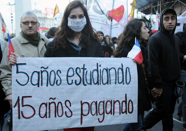 Hay casi 140 detenidos por las tomas de colegios en Chile