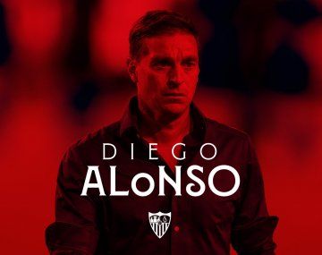 El uruguayo Diego Alonso se convirtió en el nuevo DT de Sevilla