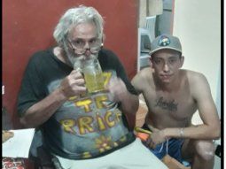 Encontró al ex guitarrista de Los Abuelos de la Nada en situación de calle y se lo llevó a vivir con él