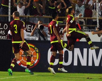 Venezuela aplastó a Bolivia por Eliminatorias