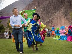 macri participo del desentierro del diablo que da inicio al carnaval en jujuy macri participo del desentierro del diablo que da inicio al carnaval en jujuy
