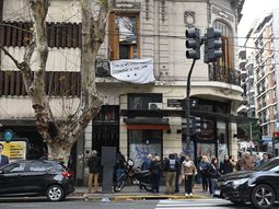 Recoleta: familias tomaron un hotel para no ser desalojados