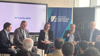 Jerarcas y empresarios se reunieron para dialogar sobre cómo mejorar la movilidad entre Montevideo y Canelones. Jerarcas y empresarios se reunieron para dialogar sobre cómo mejorar la movilidad entre Montevideo y Canelones.