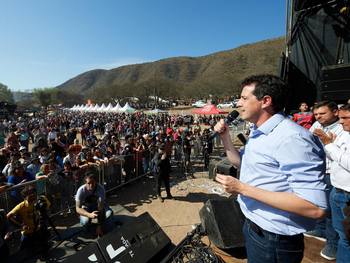 Wado de Pedro participó del acto por los 201 años de Catamarca
