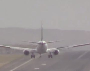 No apto para cardíacos: mirá cómo aterrizaron algunos aviones en Portugal