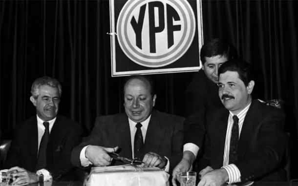 Privatización de YPF. Privatización de YPF.