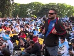 Un brasileño fue al fan-fest de Palermo y se burló a los hinchas argentinos