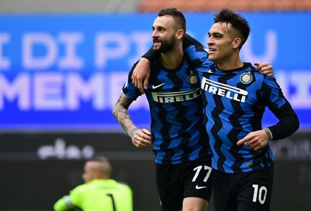 Con un triplete de Lautaro Martínez, Inter venció a Crotone y quedó como líder