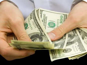 El dólar oficial, estable a $7,90 y el negro cayó a $11,25