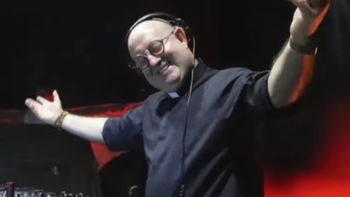 el cura dj y una misa electronica en plaza de mayo a casi un ano de la muerte de francisco el cura dj y una misa electronica en plaza de mayo a casi un ano de la muerte de francisco