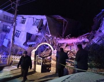 Ascienden a 35 los muertos por el terremoto en Turquía