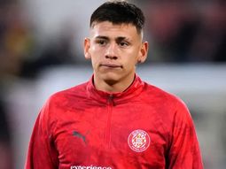 Los hinchas del Girona le soltaron la mano al Diablito Echeverri tras solo 93 minutos: Que haga algo