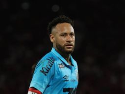 Bronca y otra derrota: Neymar, contra Vojvoda del Santos tras ser reemplazado Bronca y otra derrota: Neymar, contra Vojvoda del Santos tras ser reemplazado