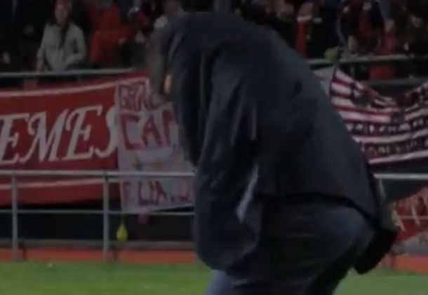 La rídicula lesión que sufrió el técnico de Estudiantes