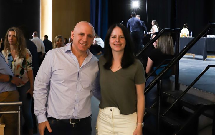 Soledad Martínez formalizó los pases a planta permanente y la carrera profesional hospitalaria