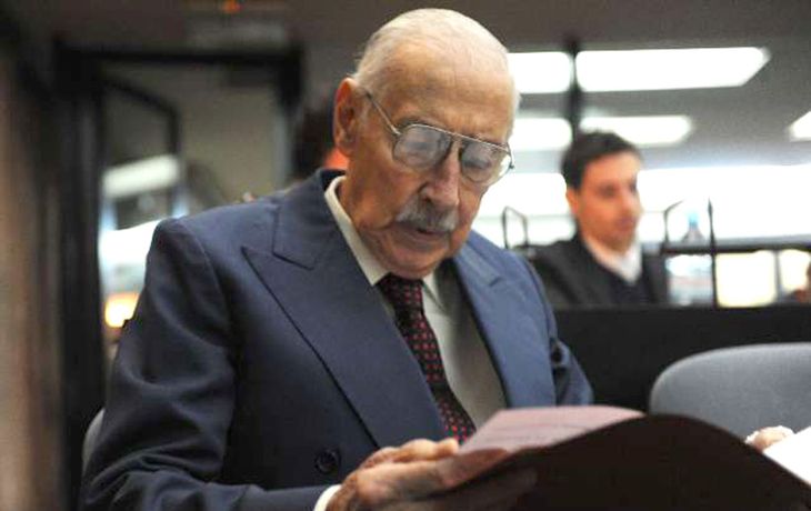 Videla será enterrado sin honores militares