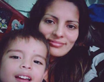 Alexis Mamani y su mamá, Silvia Gómez, quien confesó haber asesinado al nene.