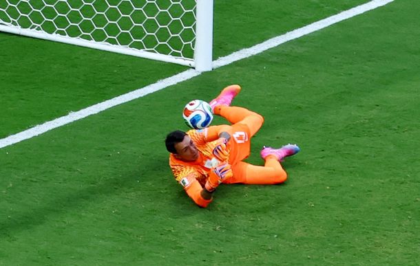 Marcelo Bielsa explicó por qué mantuvo a Fernando Muslera como titular ante España: Tenía...