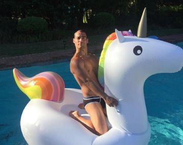 La controvertida foto de un tenista: Pokémon capturado