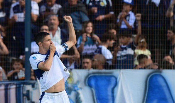 Rosario Central venció 2-1 a Gimnasia y lo dejó con las manos vacías en el Bosque