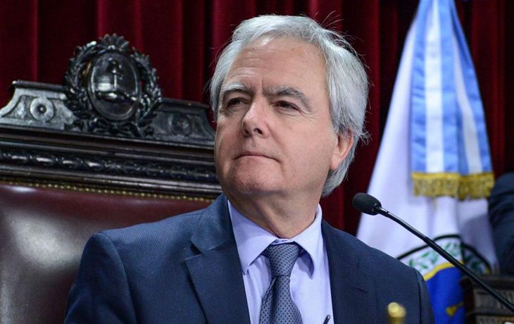 ¿Chiste de mal gusto?: el repudiable tuit de Pinedo sobre la deuda argentina