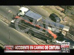 Impresionante choque de camiones en Camino de Cintura: hay un muerto