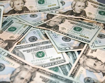 El dólar abrió sin cambios y se vende a $39