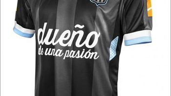 racing presento sus nuevas camisetas para este ano racing presento sus nuevas camisetas para este ano