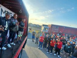 camioneros anuncio un paro por tiempo indeterminado en una distribuidora de gaseosas camioneros anuncio un paro por tiempo indeterminado en una distribuidora de gaseosas