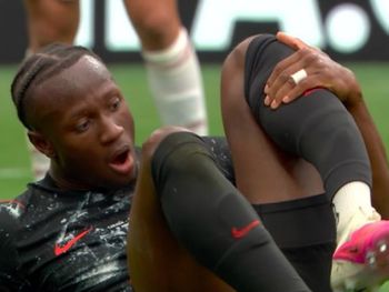 Video sensible: Ismaël Koné sufrió una grave fractura y se despide del Mundial 2026