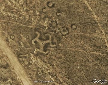 Hallan extraños dibujos gigantes en Kazajistán gracias a Google Earth