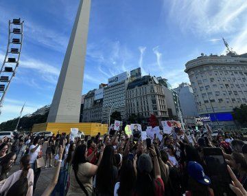 Curiosa concentración de fans de Margarita en el Obelisco: los motivos