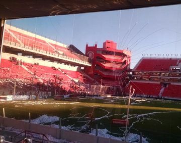 Polémica: así quedó la cabina donde estaba la dirigencia de Racing