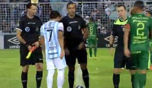 El jugador se divirtió con Penel