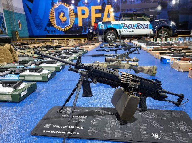 Desbarataron una organización dedicada al contrabando de replicas de armas de guerra