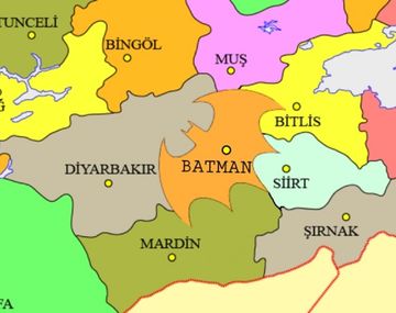 Quieren cambiar la frontera de la provincia de Batman para que se vea como el logo del Caballero de la Noche