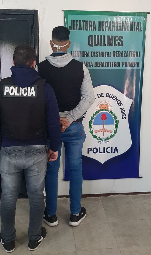 Un policía fue detenido acusado de matar por la espalda a un joven