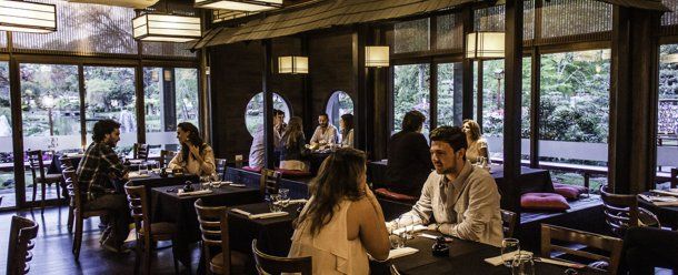 Ajuste a los pequeños gustos: el 76% de los argentinos dejó de salir a comer afuera