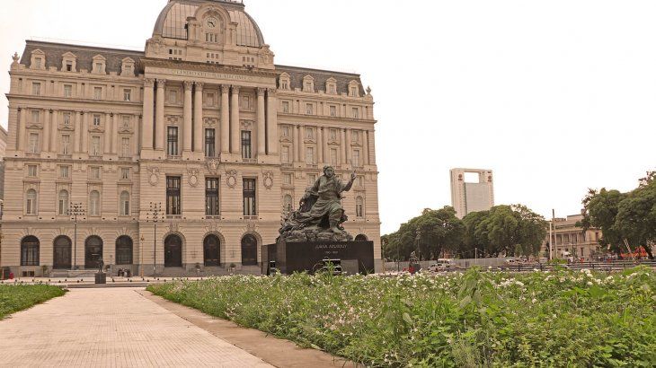 Quiénes podrán vacunarse en el CCK