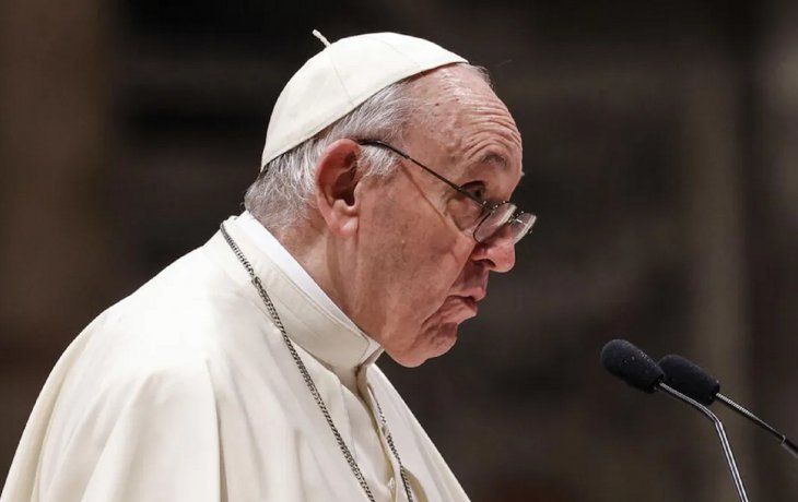 El papa Francisco quedó internado por una infección respiratoria