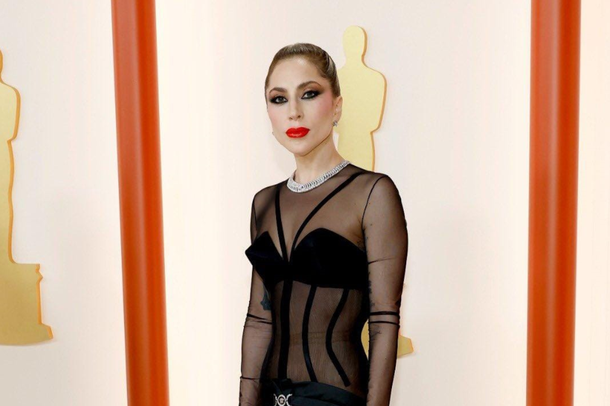 Una verdadera Lady: el blooper del fotógrafo que fue asistido por Lady Gaga en los Oscar